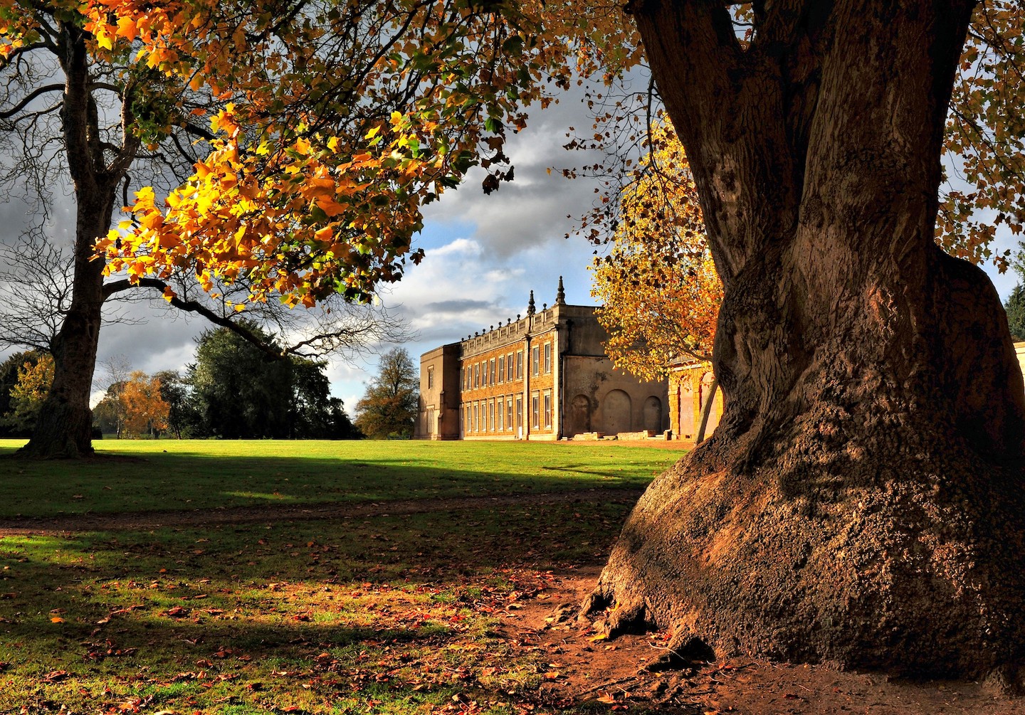 Northampton Stately Homes - Living in Northampton